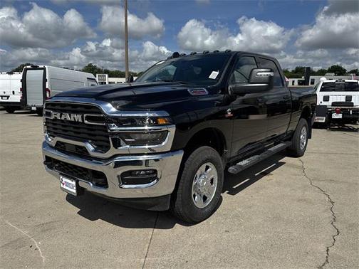 2025 RAM 2500 Tradesman Crew Cab 4x4 6'4' Box