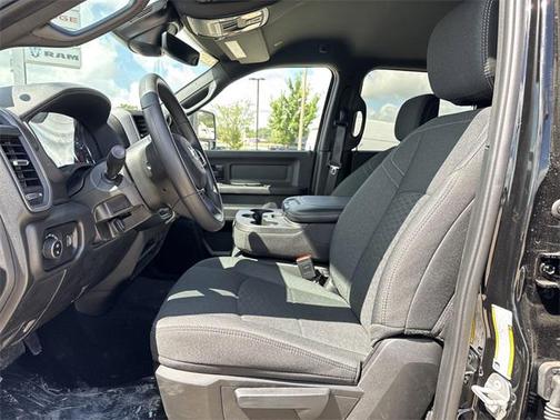 2025 RAM 2500 Tradesman Crew Cab 4x4 6'4' Box