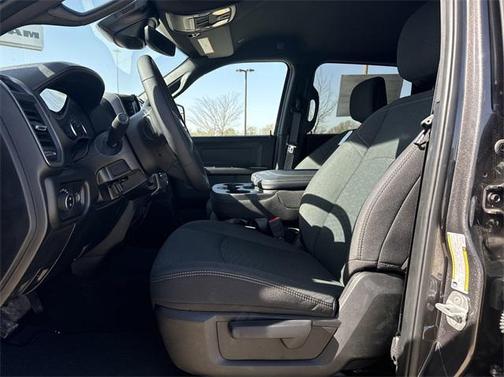 2025 RAM 2500 Tradesman Crew Cab 4x4 6'4' Box