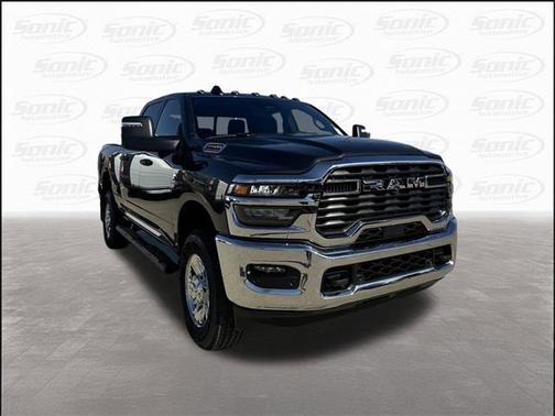 2025 RAM 2500 Tradesman Crew Cab 4x4 6'4' Box