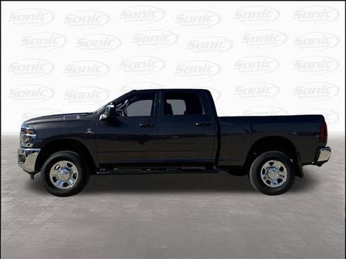 2025 RAM 2500 Tradesman Crew Cab 4x4 6'4' Box