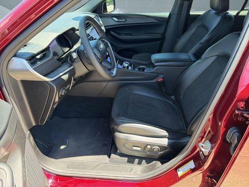 Velvet Red Pearlcoat 2024 Jeep Grand Cherokee Altitude