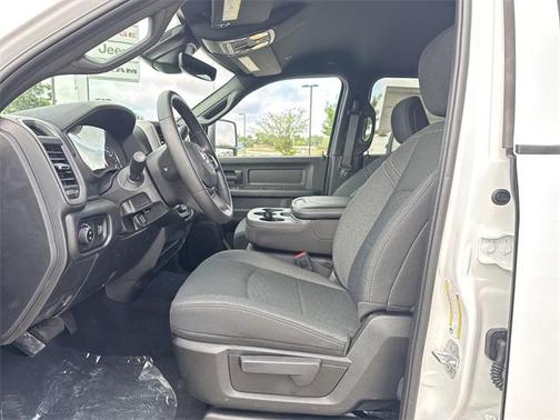 2025 RAM 2500 Tradesman Crew Cab 4x4 6'4' Box