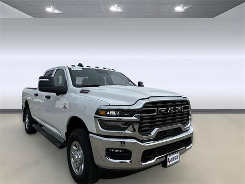 2025 RAM 2500 Tradesman Crew Cab 4x4 6'4' Box