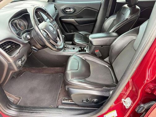 Velvet Red Pearlcoat 2019 Jeep Cherokee Latitude Plus