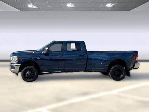 2024 RAM 3500 Tradesman Crew Cab 4x4 8' Box