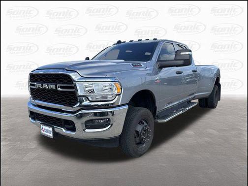 2024 RAM 3500 Tradesman Crew Cab 4x4 8' Box