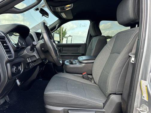 2024 RAM 3500 Tradesman Crew Cab 4x4 8' Box