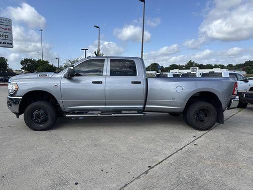 2024 RAM 3500 Tradesman Crew Cab 4x4 8' Box