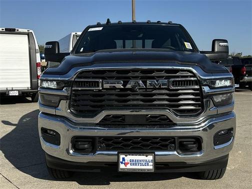 2025 RAM 2500 Tradesman Crew Cab 4x4 6'4' Box