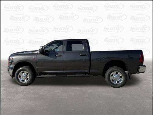2025 RAM 2500 Tradesman Crew Cab 4x4 6'4' Box