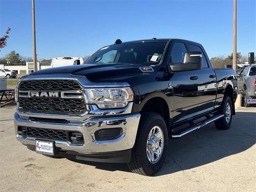 2024 RAM 3500 Tradesman Crew Cab 4x4 6'4' Box