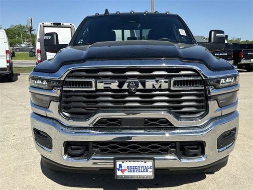 2025 RAM 2500 Tradesman Crew Cab 4x4 6'4' Box