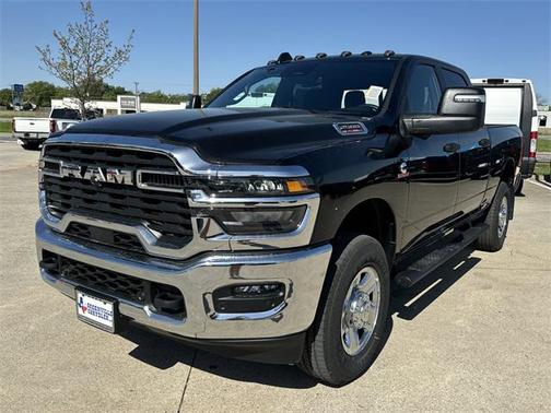 2025 RAM 2500 Tradesman Crew Cab 4x4 6'4' Box