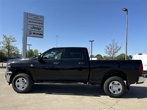 2025 RAM 2500 Tradesman Crew Cab 4x4 6'4' Box