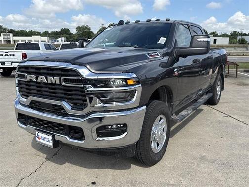2025 RAM 2500 Tradesman Crew Cab 4x4 6'4' Box