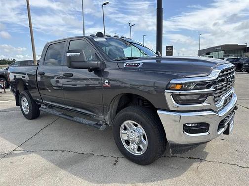 2025 RAM 2500 Tradesman Crew Cab 4x4 6'4' Box