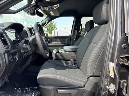 2025 RAM 2500 Tradesman Crew Cab 4x4 6'4' Box