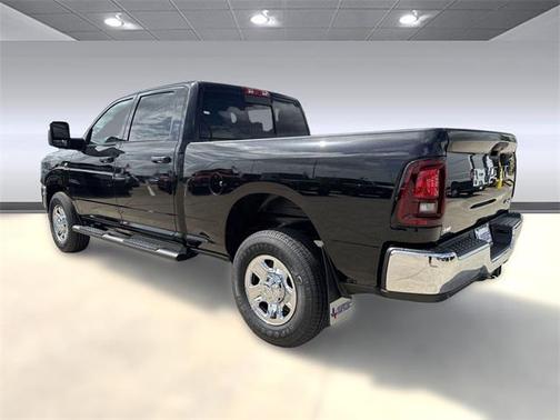 2025 RAM 2500 Tradesman Crew Cab 4x4 6'4' Box