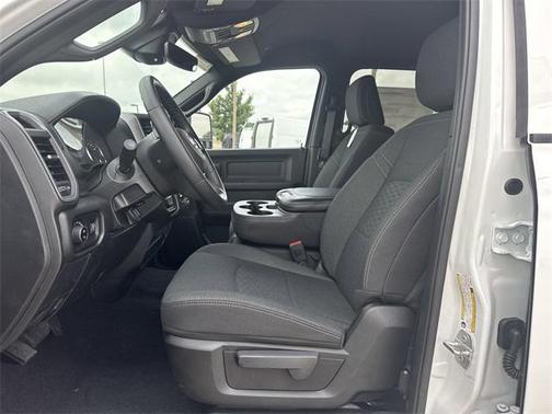 2025 RAM 2500 Tradesman Crew Cab 4x4 6'4' Box