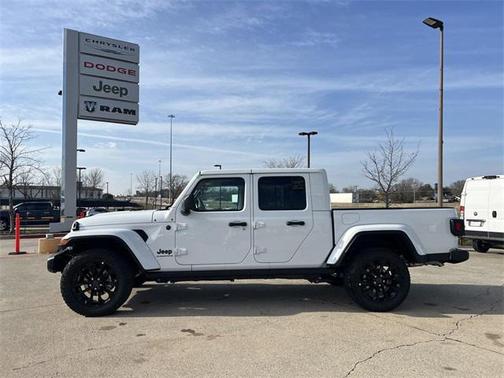 2025 Jeep Gladiator Nighthawk