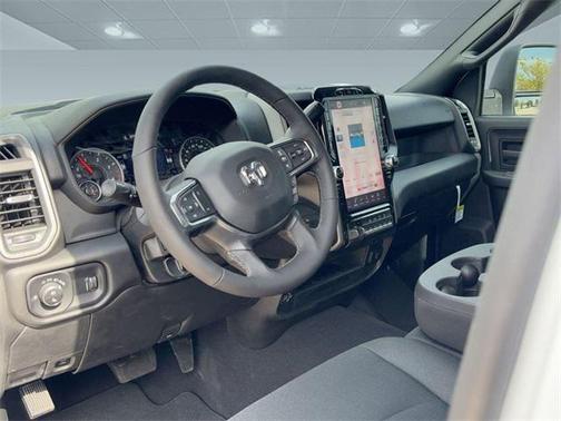 2025 RAM 2500 Tradesman Crew Cab 4x4 6'4' Box
