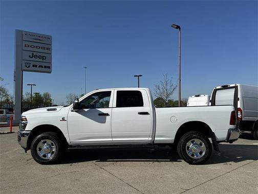 2025 RAM 2500 Tradesman Crew Cab 4x4 6'4' Box