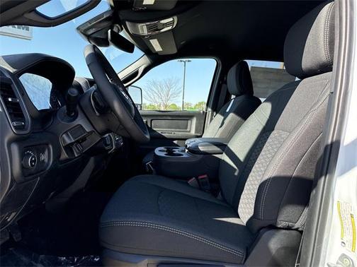 2025 RAM 2500 Tradesman Crew Cab 4x4 6'4' Box