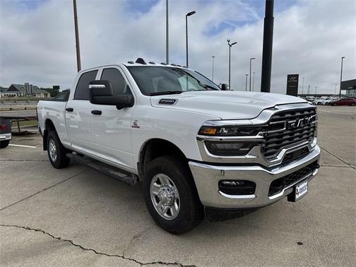 2025 RAM 2500 Tradesman Crew Cab 4x4 6'4' Box