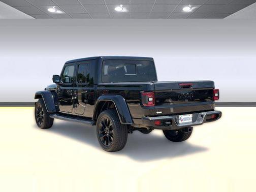 Black Clearcoat 2021 Jeep Gladiator High Altitude 4x4