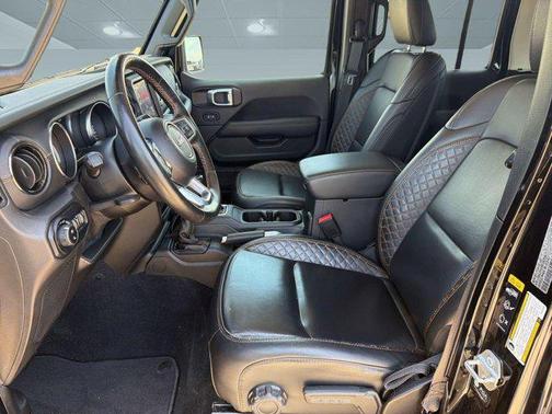 Black Clearcoat 2021 Jeep Gladiator High Altitude 4x4