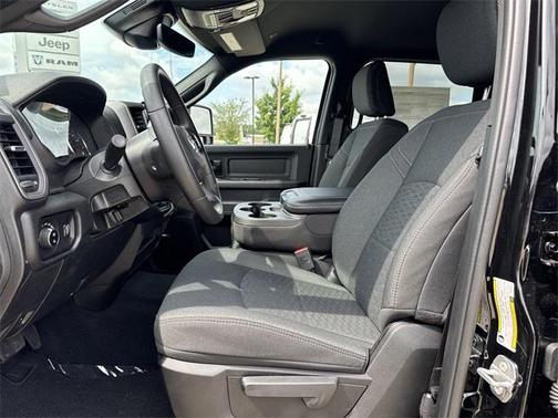2025 RAM 2500 Tradesman Crew Cab 4x4 6'4' Box