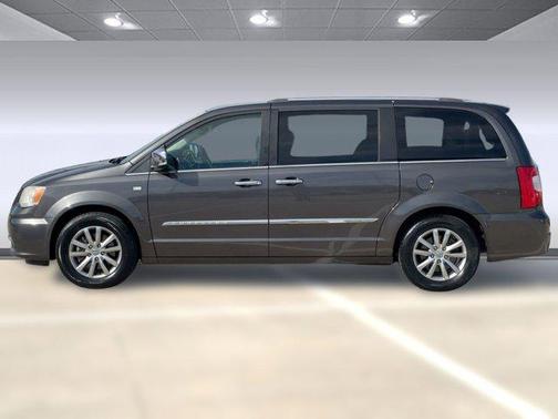2014 Chrysler Town & Country Touring-L