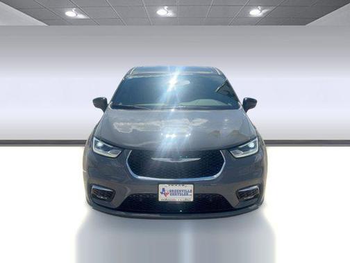 2025 Chrysler Pacifica L