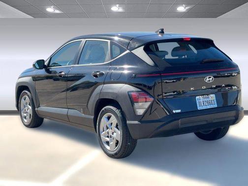 2025 Hyundai KONA SE