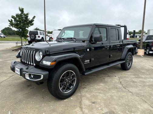 2023 Jeep Gladiator Overland