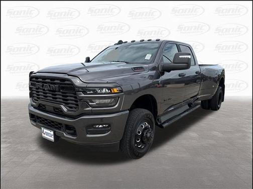 2025 RAM 3500 Big Horn Crew Cab 4x4 8' Box