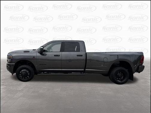 2025 RAM 3500 Big Horn Crew Cab 4x4 8' Box