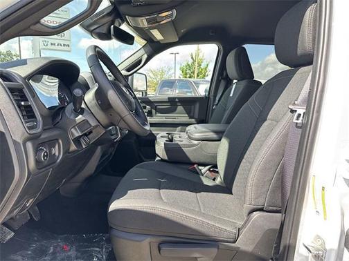 2025 RAM 2500 Tradesman Crew Cab 4x4 6'4' Box