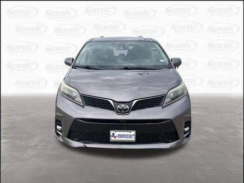 2019 Toyota Sienna SE Premium
