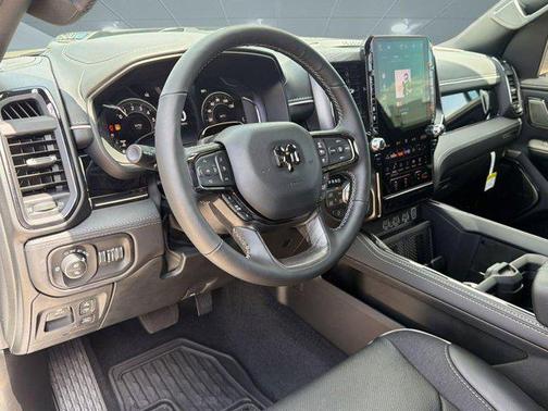 Ivory White Tri-Coat Pearlcoat 2026 RAM 1500 Limited