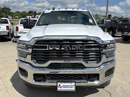 2025 RAM 2500 Tradesman Crew Cab 4x4 6'4' Box