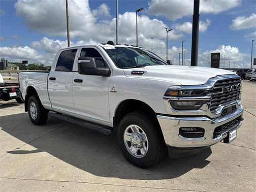 2025 RAM 2500 Tradesman Crew Cab 4x4 6'4' Box