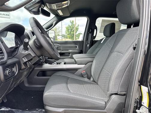 2025 RAM 2500 Lone Star Crew Cab 4x4 6'4' Box