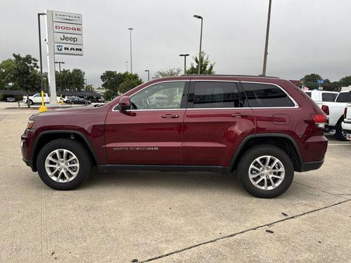 2022 Jeep Grand Cherokee Laredo