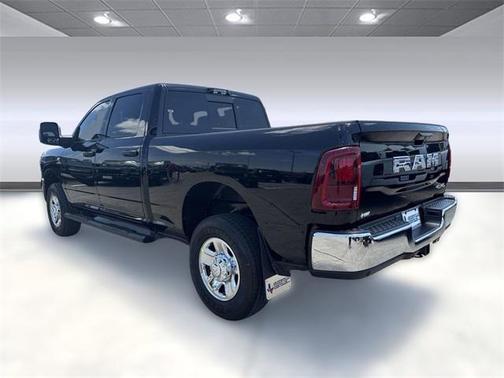 2025 RAM 2500 Tradesman Crew Cab 4x4 6'4' Box