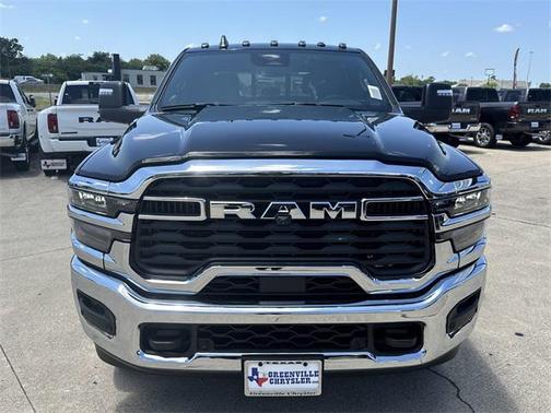 2025 RAM 2500 Tradesman Crew Cab 4x4 6'4' Box