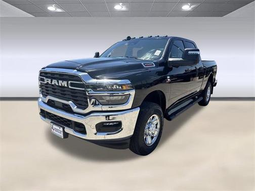 2025 RAM 2500 Tradesman Crew Cab 4x4 6'4' Box