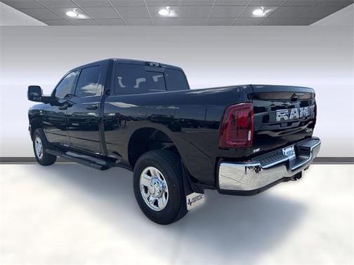 2025 RAM 2500 Tradesman Crew Cab 4x4 6'4' Box