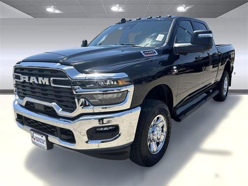 2025 RAM 2500 Tradesman Crew Cab 4x4 6'4' Box